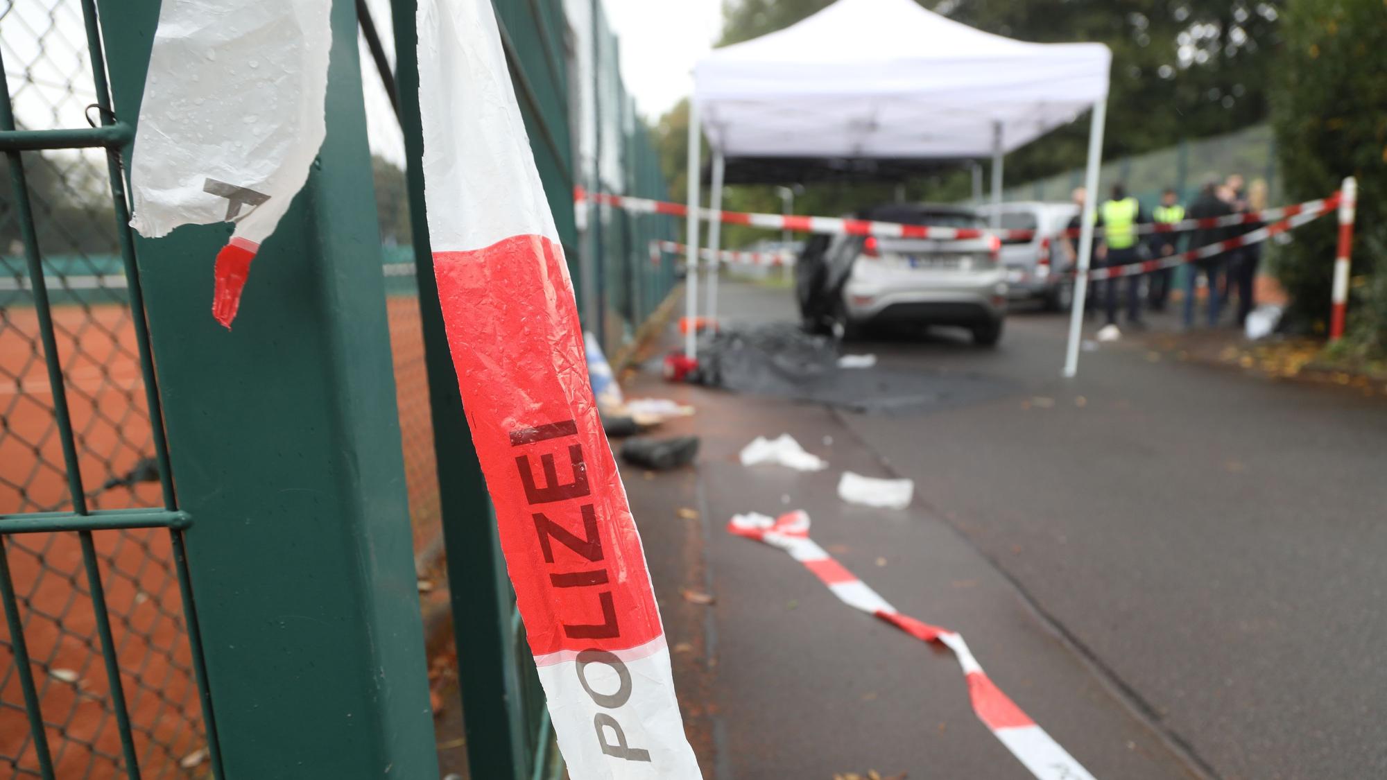 Die Polizei wurde nach eigenen Angaben gegen 11:30 Uhr alarmiert und nahm den 28-jährigen Angreifer fest.