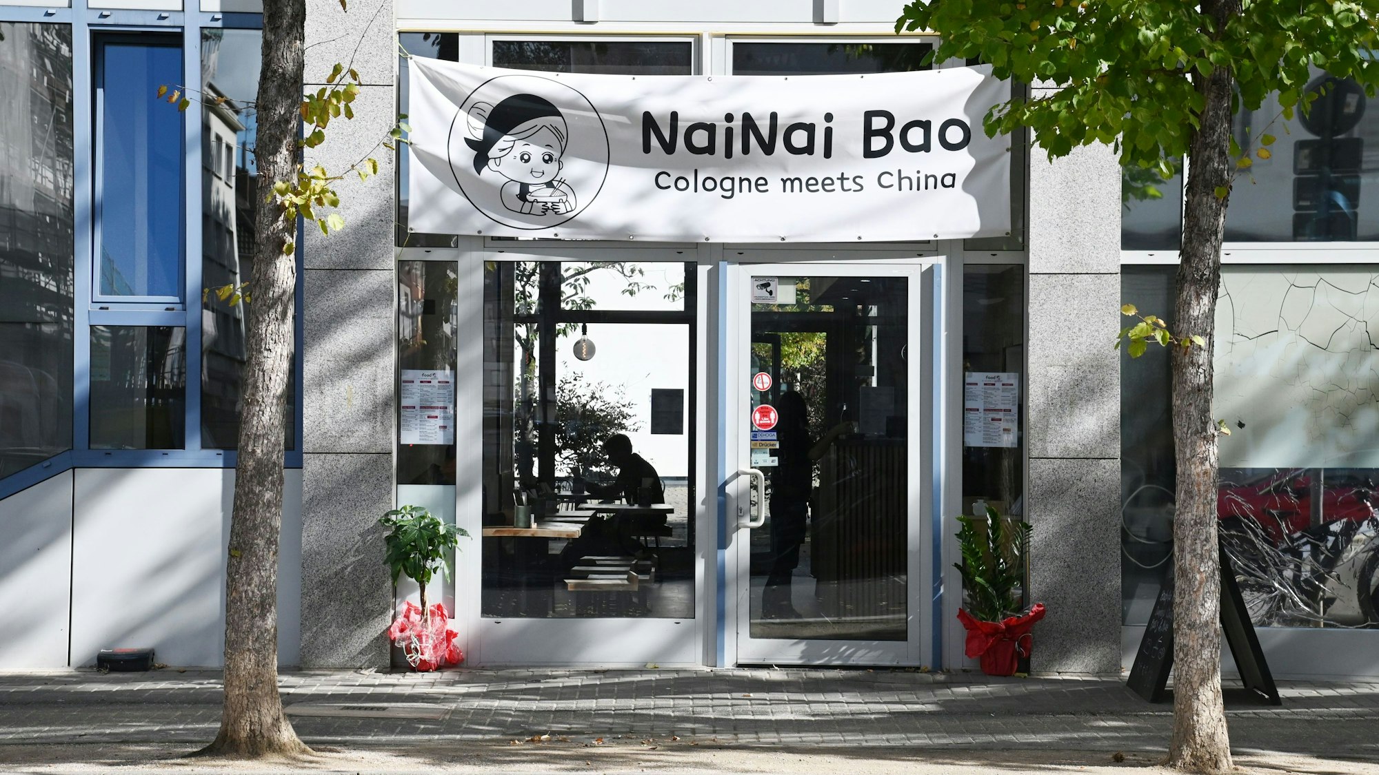 Die Fassade des Lokals ist zu sehen.