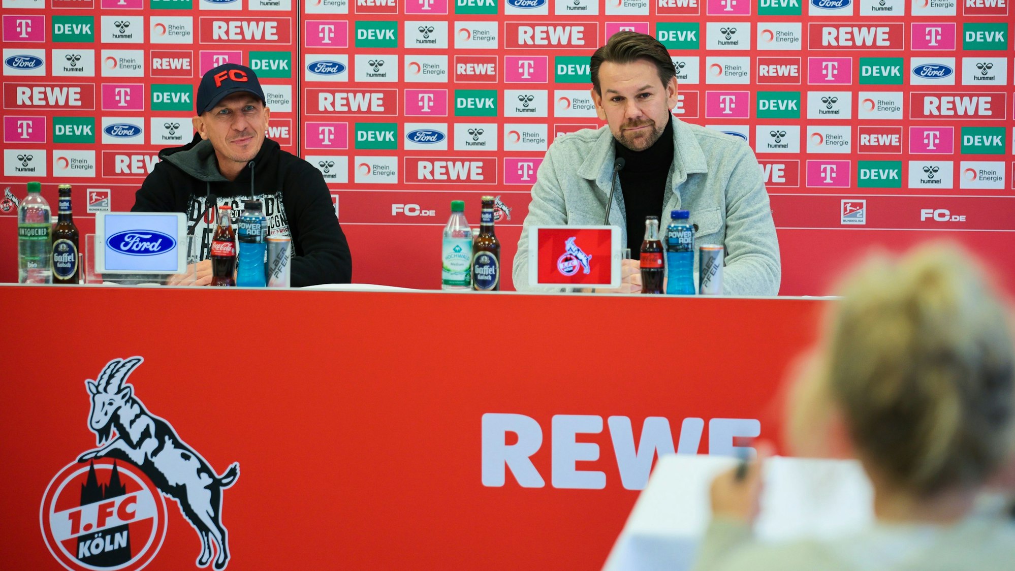 Trainer Gerhard Struber und Thoms Kessler (r.) auf der Pressekonferenz vor dem Spiel gegen Ulm.