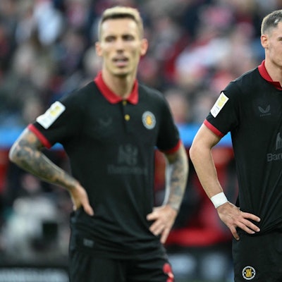 Enttäuschte Leverkusener: Florian Wirtz (r) und Alejandro Grimaldo