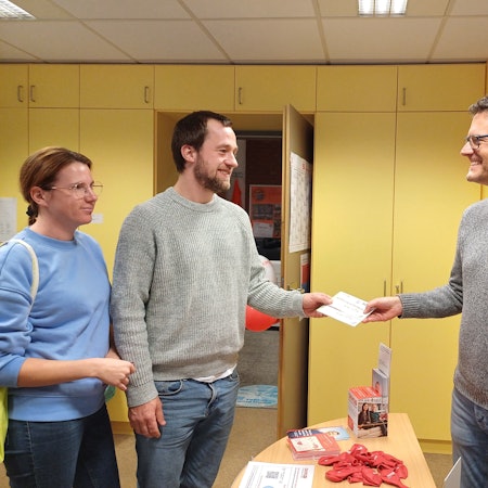 Foto: Violetta Gniß Typisierungsaktion für Leukämie in Leverkusen am 4.10.2024