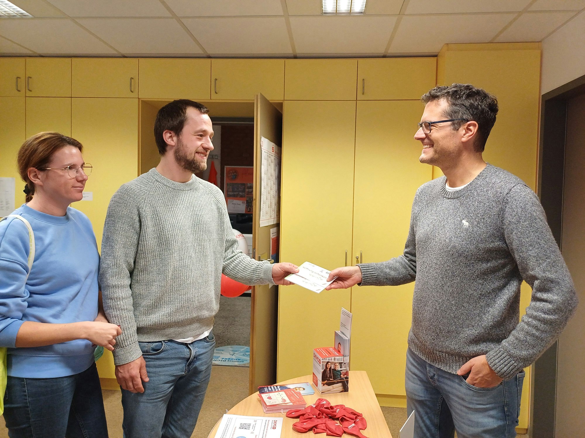 Foto: Violetta Gniß Typisierungsaktion für Leukämie in Leverkusen am 4.10.2024