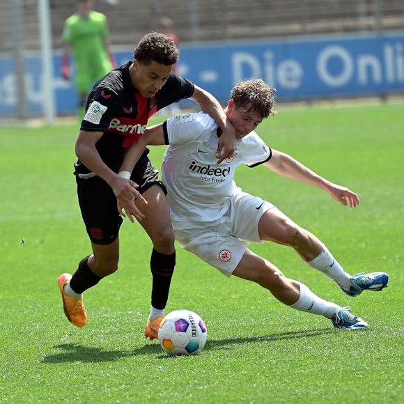 01.05.2024, Fussball-B-Junioren-Bayer 04-Frankfurt
links: Montrell Amare Culberath (Bayer)
Foto: Uli Herhaus