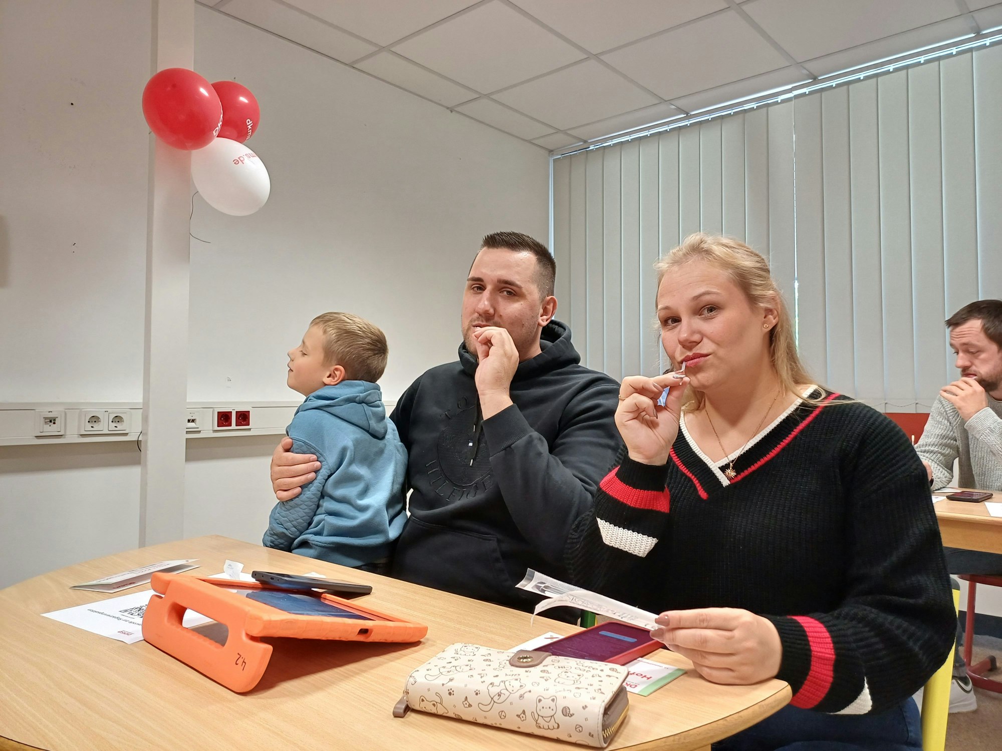 Foto: Violetta Gniß Denise und Marcus Kübrich bei der Typisierungsaktion in Leverkusen am 4.10.2024