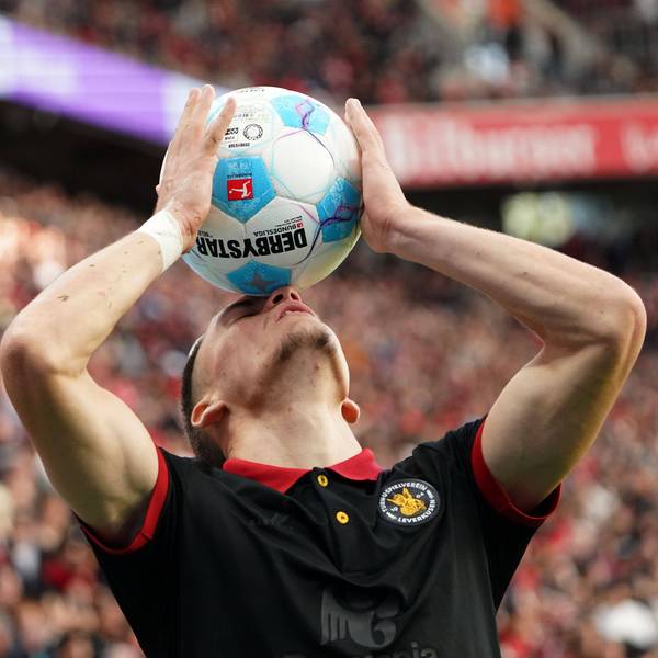 Florian Wirtz von Bayer 04 Leverkusen im Spiel gegen Holstein Kiel.