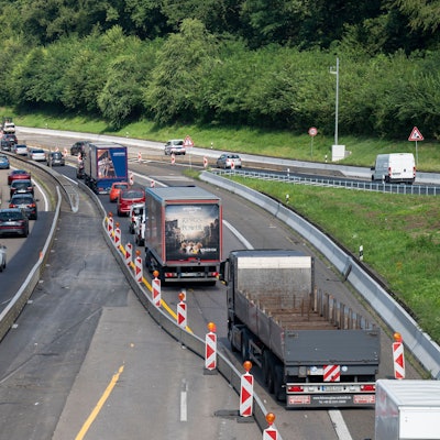 Köln: Die Baustelle auf der A4 bei Refrath sorgt für lange Staus.