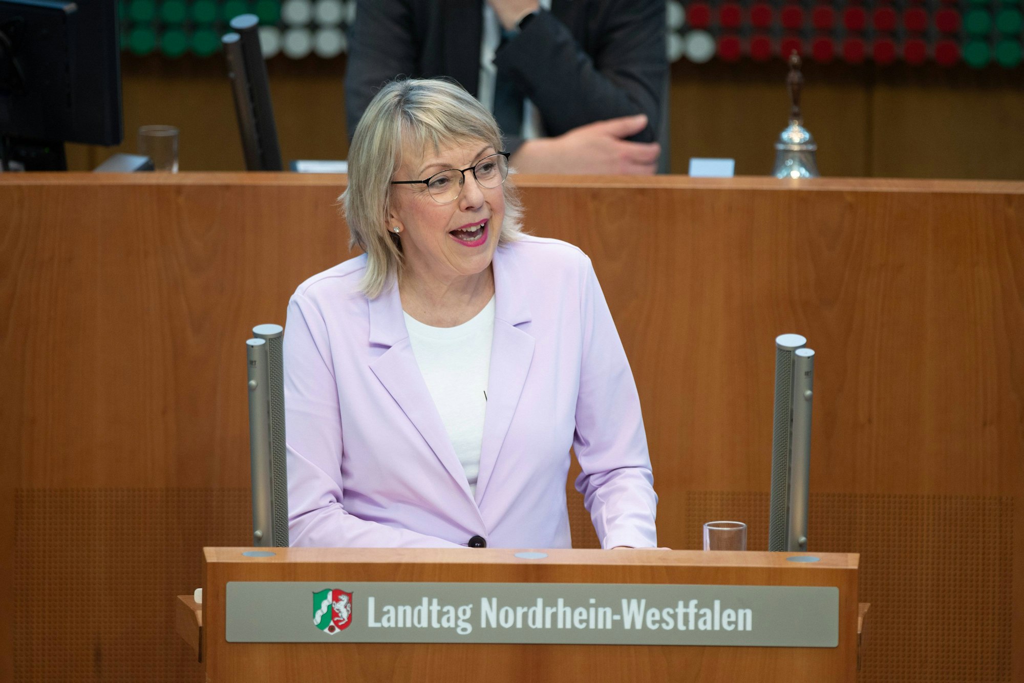 Susanne SCHNEIDER, FDP-Fraktion, bei einer Rede im Landtag Nordrhein-Westfalen.