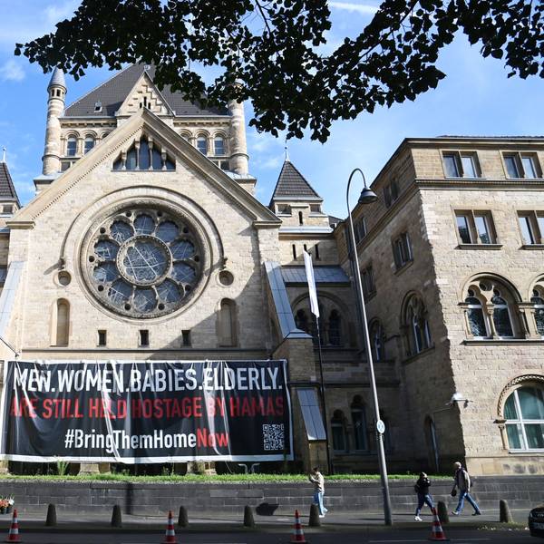 Das Foto zeigt die Synagoge an der Roonstraße.