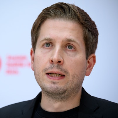 Kevin Kühnert, SPD-Generalsekretär, äußert sich bei einer Pressekonferenz nach der SPD-Präsidiumssitzung im Willy-Brandt-Haus.