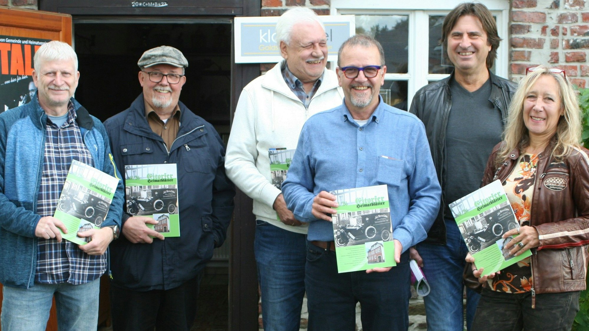 Heimatblätter Eitorf wurden vvorgestellt.
Die Autoren der neuen Ausgabe der neuen Heimatblätter, es fehlen Renaut und Esser, (von links) Hebborn, Ahr, Stiel, Müller, Sterzenbach und Sprünken.