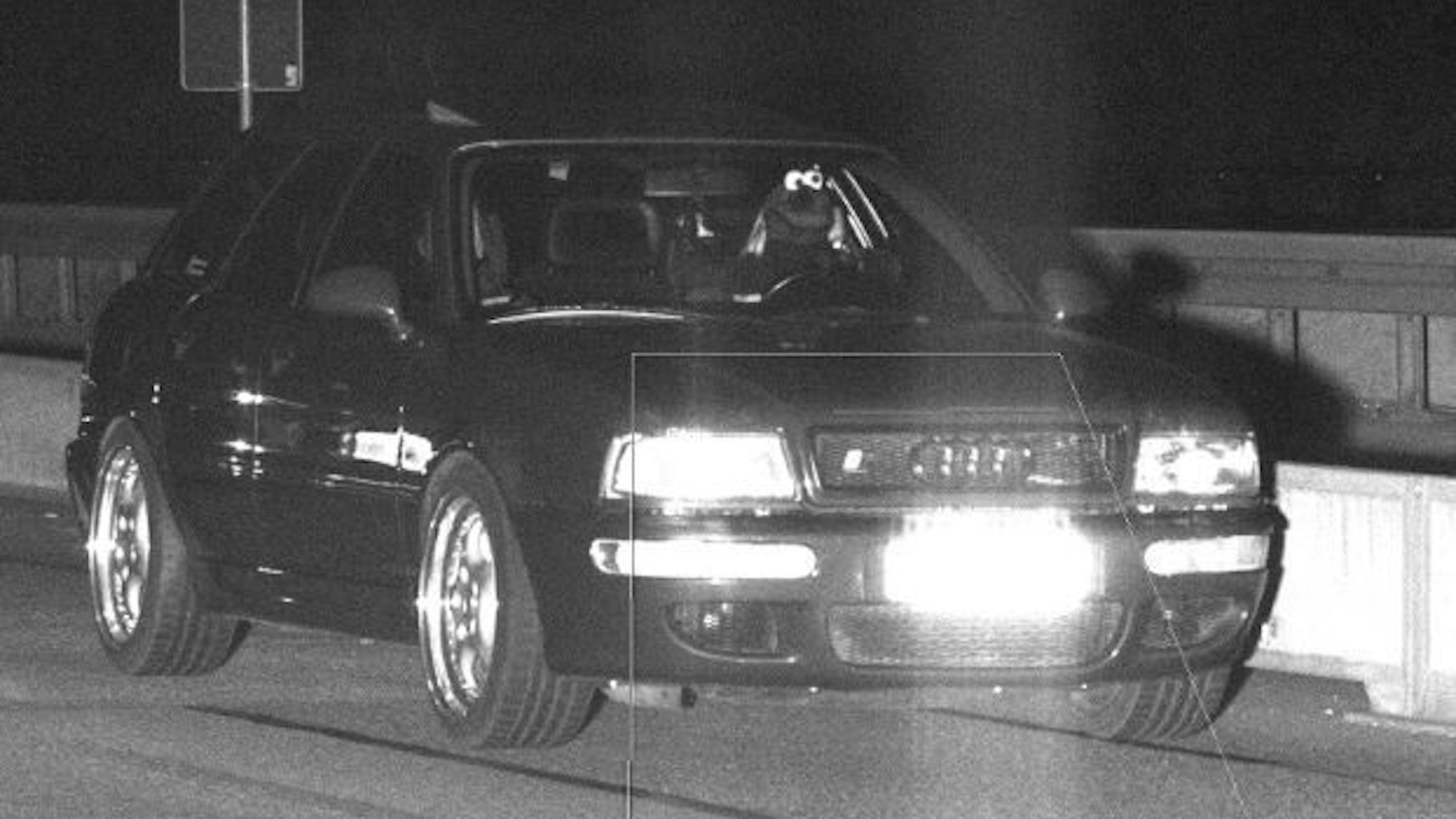 Die Polizei veröffentlichte dieses Blitzerfoto von der A45 bei Dortmund.