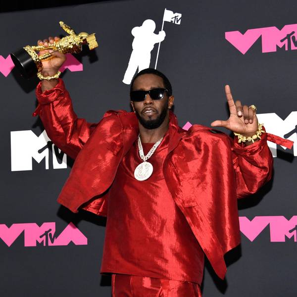 ARCHIV - 12.09.2023, USA, New York: Sean "Diddy" Combs, Gewinner des Global Icon Award, posiert im Presseraum der MTV Video Music Awards im Prudential Center, (zu dpa: «Schwere Vorwürfe: Sean Combs' Mutter verteidigt ihren Sohn») Foto: Evan Agostini/Invision/AP/dpa +++ dpa-Bildfunk +++