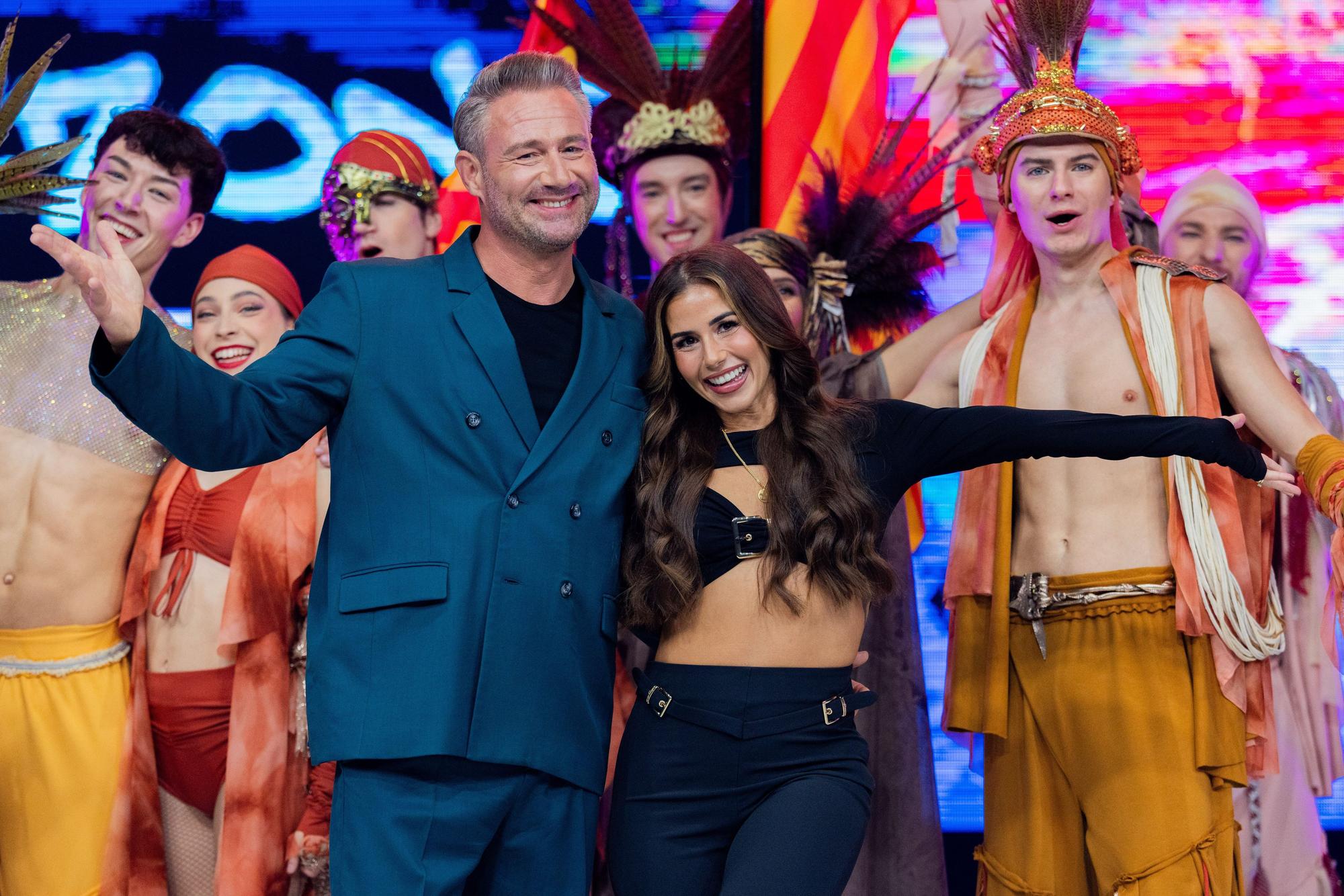 Sasha und Sarah Engels, Sänger, stehen bei einer Pressekonferenz zum Saisonauftakt der neuen Show.