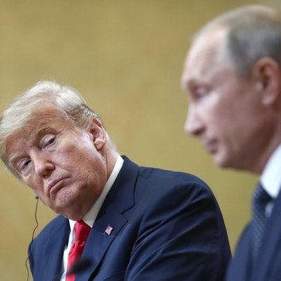 Heißer Draht nach Moskau? Neue Enthüllungen über die Beziehung zwischen Ex-Präsident Donald Trump (l.) und Kremlchef Wladimir Putin sorgen in den USA für Wirbel. (Archivbild)