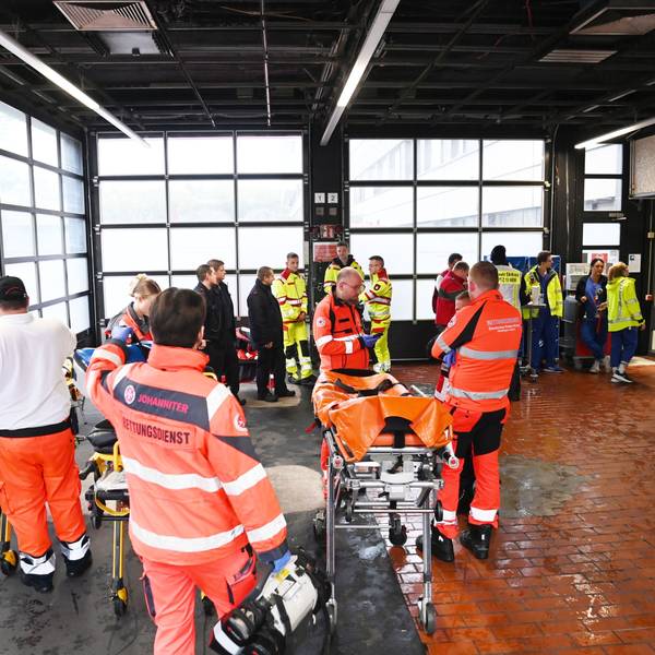Das Klinikum in Merheim musste wegen eines Bombenfundes evakuiert werden.