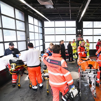 Das Klinikum in Merheim musste wegen eines Bombenfundes evakuiert werden.