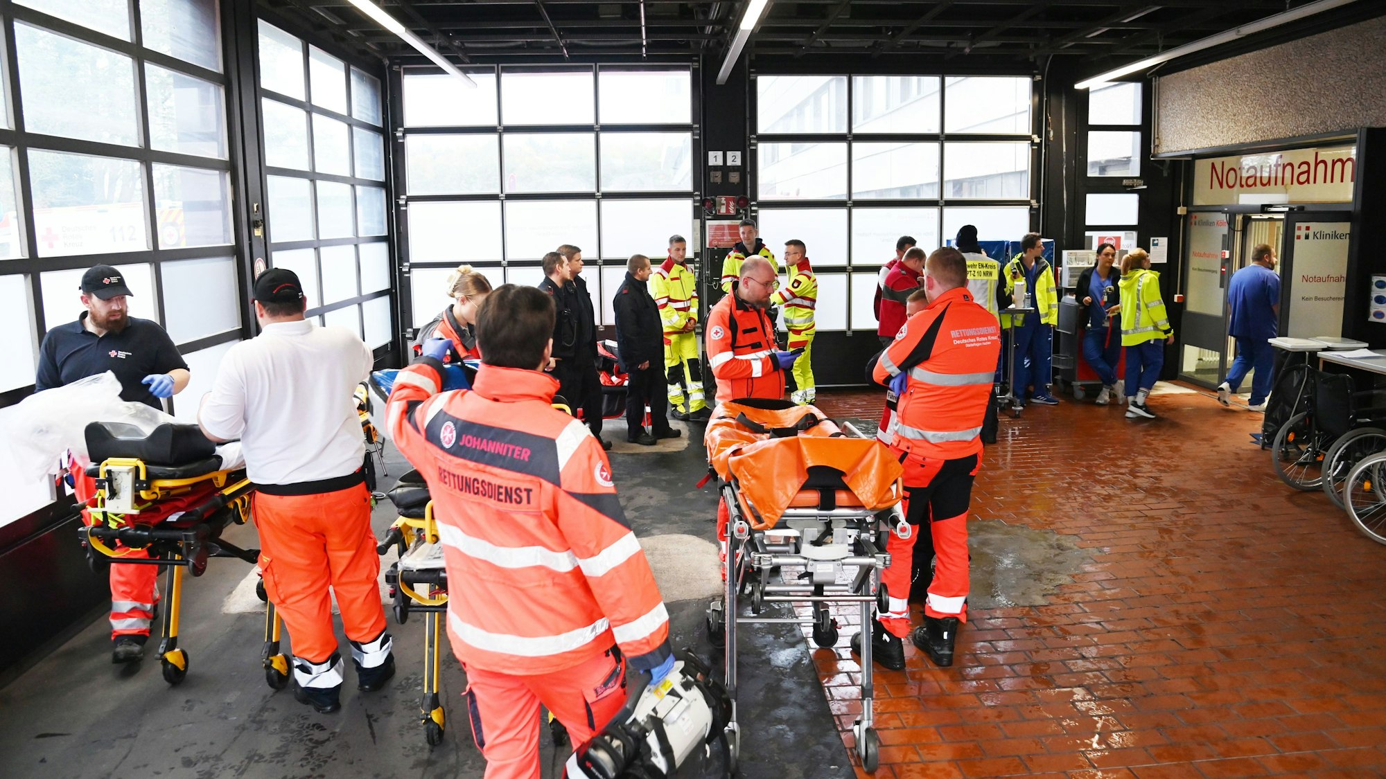 Das Klinikum in Merheim musste wegen eines Bombenfundes evakuiert werden.
