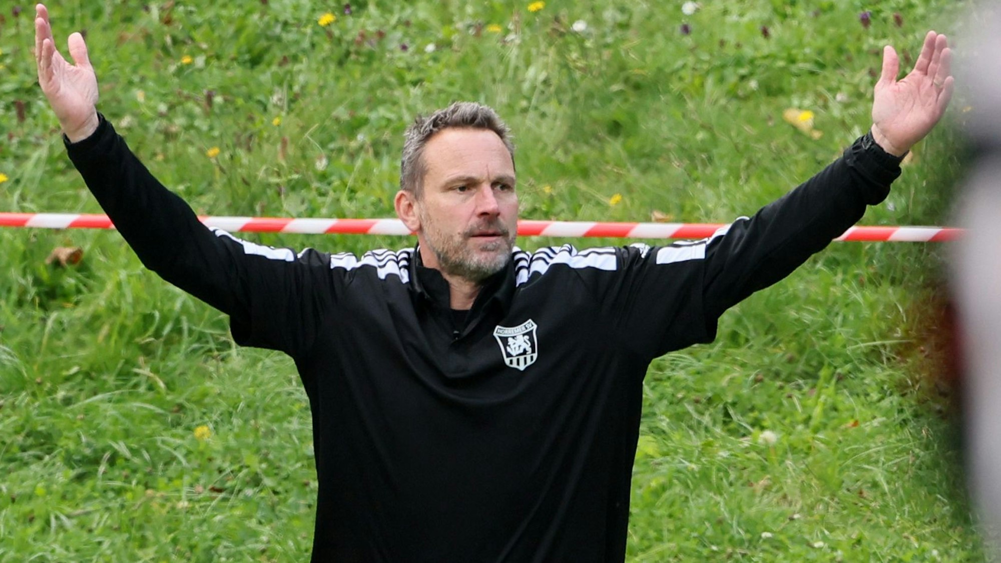 Das Bild zeigt den Trainer des Horremer SV, Oliver Lehrbach.