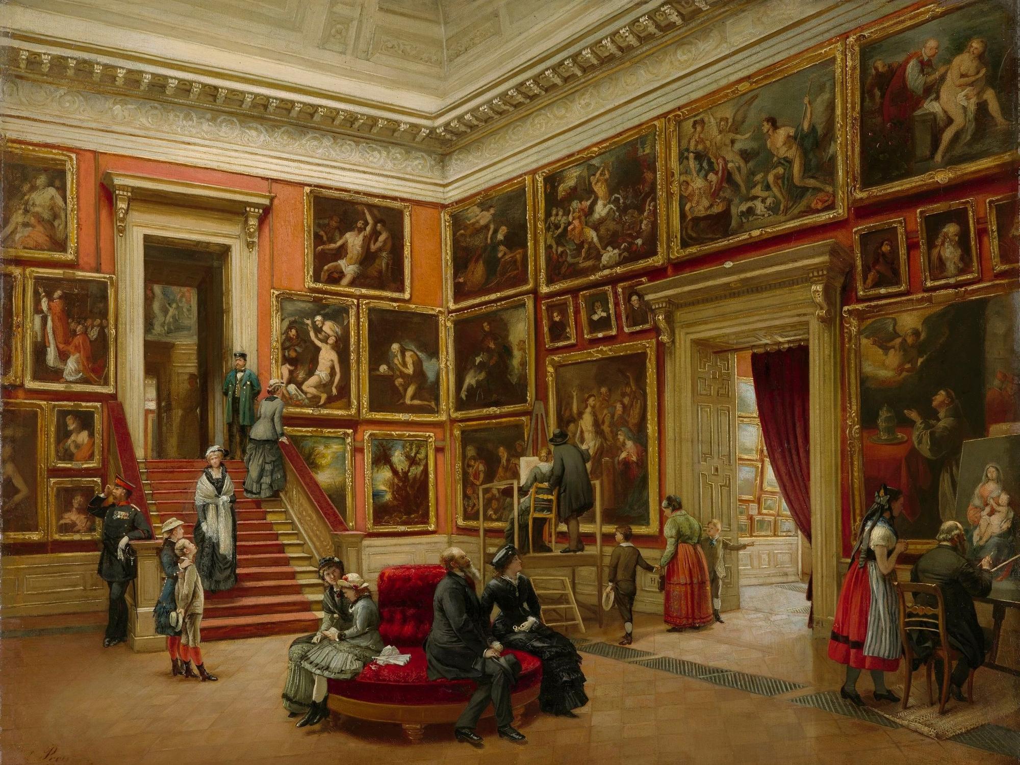 Menschen sitzen in einem Museumssaal