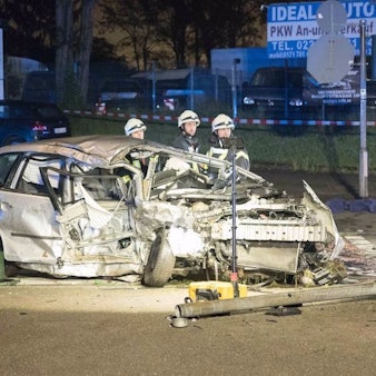 Bei einem Unfall am 6. Mai 2023 auf der Neusser Landstraße in Köln-Niehl ist ein Mann gestorben.