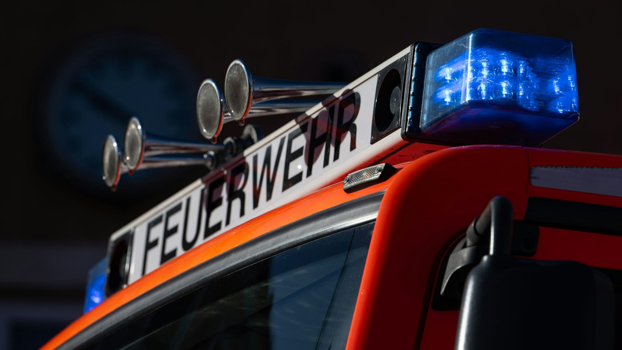 Die Feuerwehr konnte das Feuer schnell unter Kontrolle bringen, das Restaurant war jedoch bereits fast ausgebrannt. (Symbolbild)