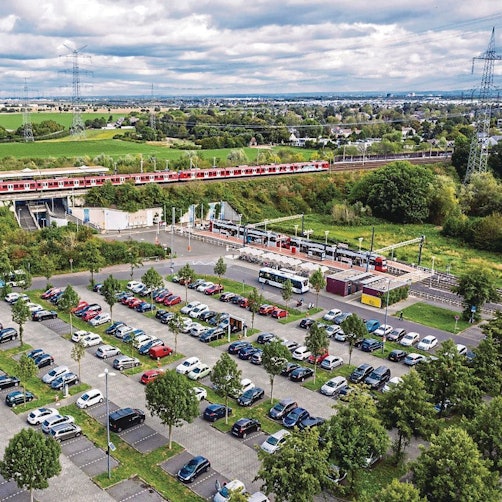 P+R-Anlage Weiden West Pendler Mobilität Anbindung Parkplatz Bus Strassenbahn Zug Köln Luftbild Drohnenfoto 29.08.2020 Foto: Uwe Weiser