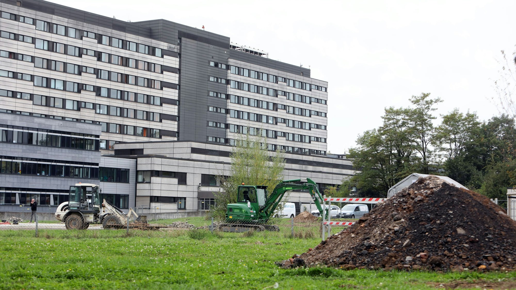 Das Krankenhaus in Merheim wird zum Gesundheitscampus ausgebaut (Archivbild).