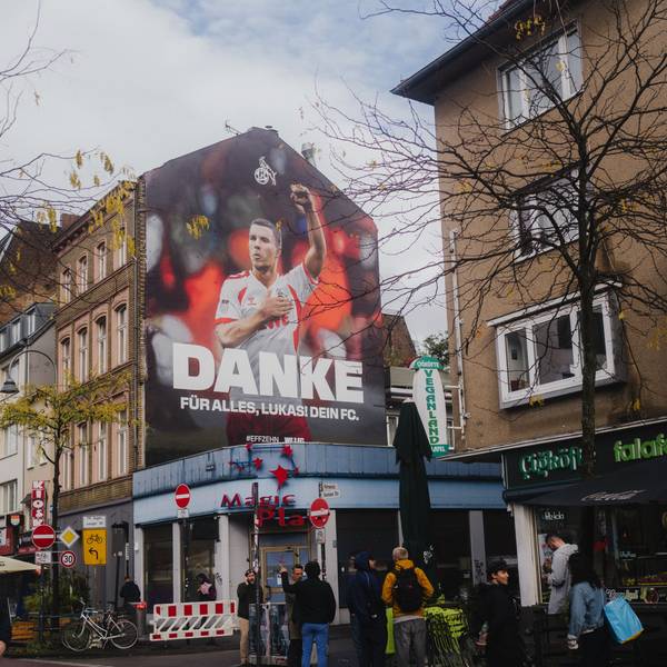 Hauswand in Ehrenfeld mit Gemälde von Lukas Podolski.