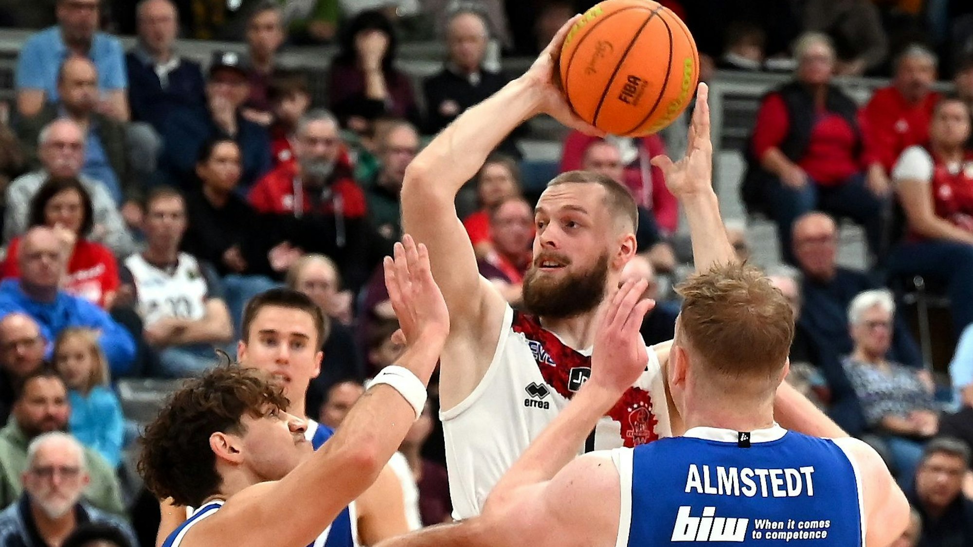 29.09.2024, Basketball-Bayer Giants Leverkusen-Schwelm
mitte: Moritz Hübner (Bayer)
Foto: Uli Herhaus