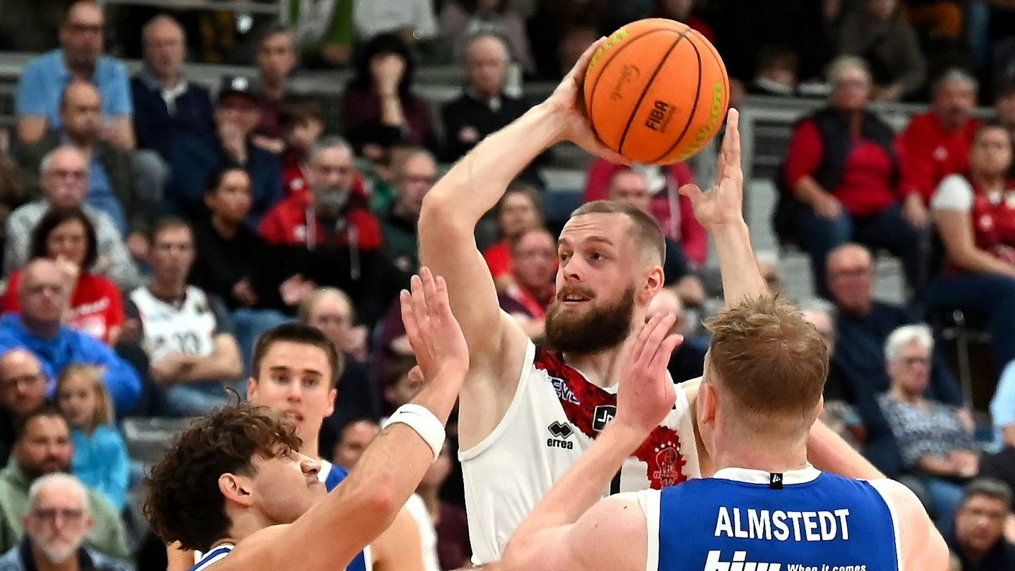 29.09.2024, Basketball-Bayer Giants Leverkusen-Schwelm
mitte: Moritz Hübner (Bayer)
Foto: Uli Herhaus
