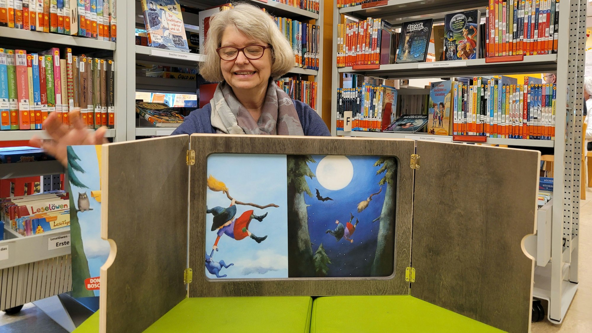Anne Siebertz ist seit 2021 im Team der Bücherei St. Martinus. Sie ist für die Öffentlichkeitsarbeit zuständig.