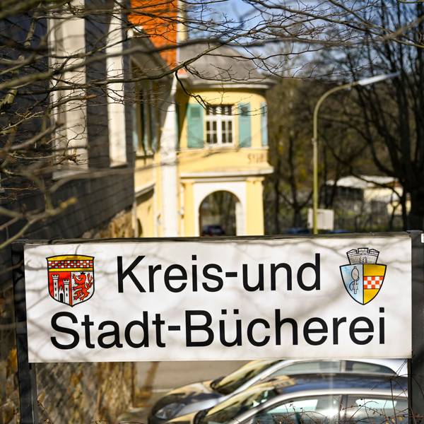 Außenansicht alte Bücherei in Gummersbach.