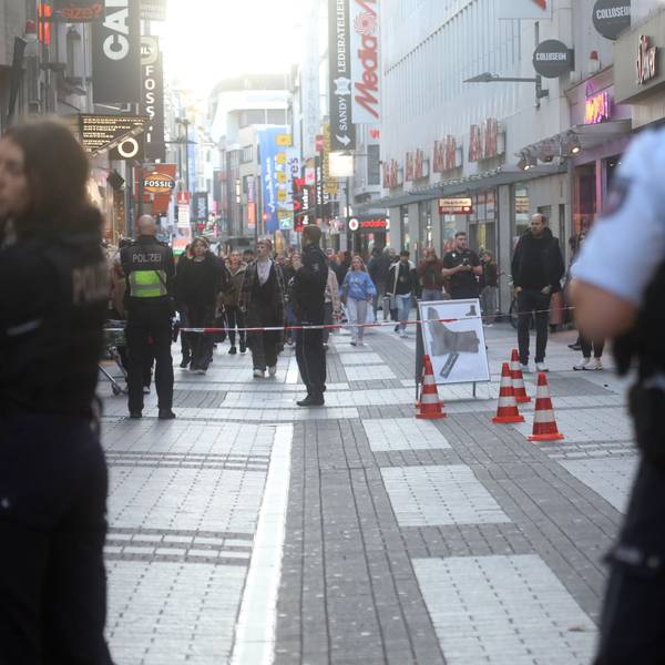 In der Nähe des Wallrafplatzes in der Kölner Innenstadt ist am Donnerstag (10. Oktober) ein Mann durch Messerstiche schwer verletzt worden.
