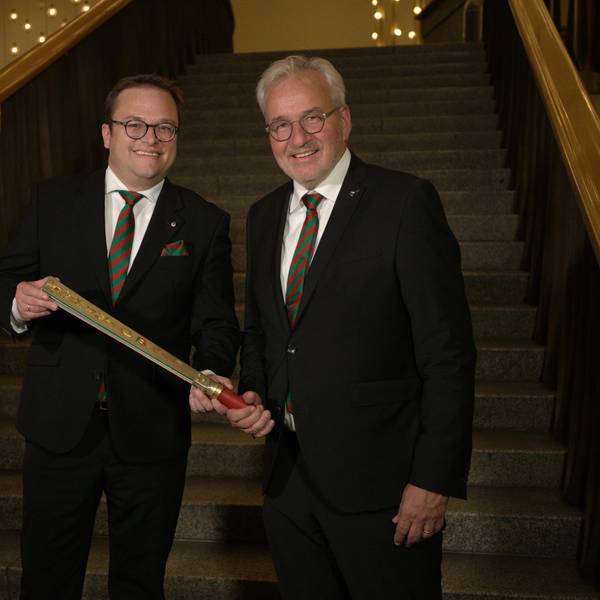 Staffelübergabe von Hans Kölschbach (r.) an Björn Braun.