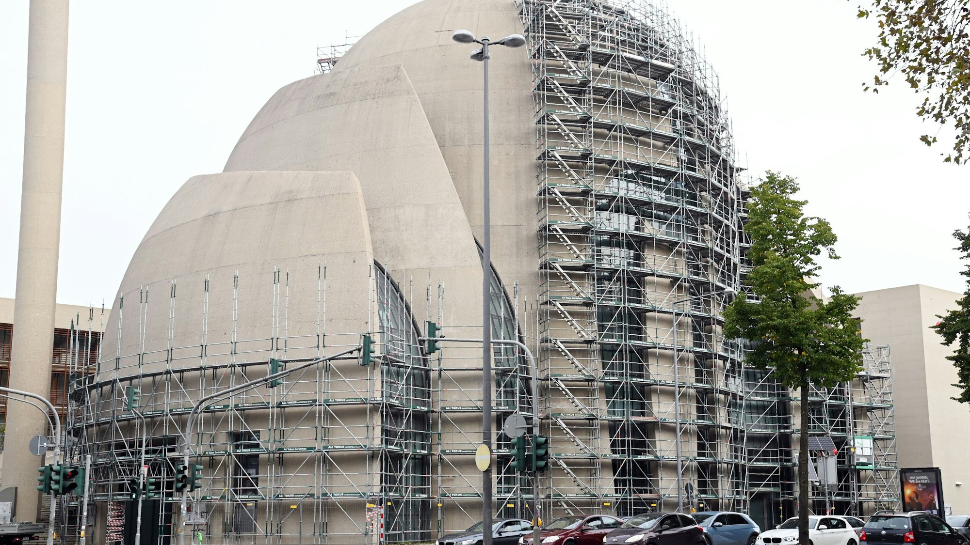Die eingerüstete Zentralmoschee der Ditib.