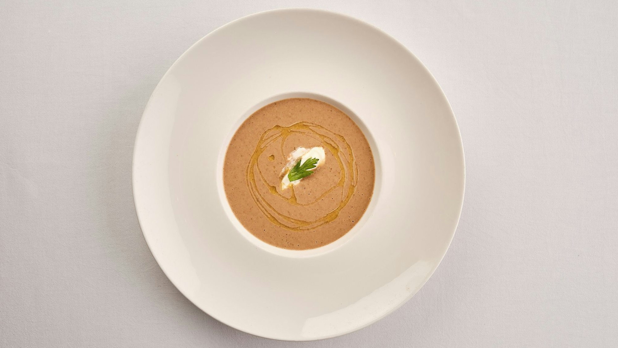 Die fertige Steinpilzcremesuppe