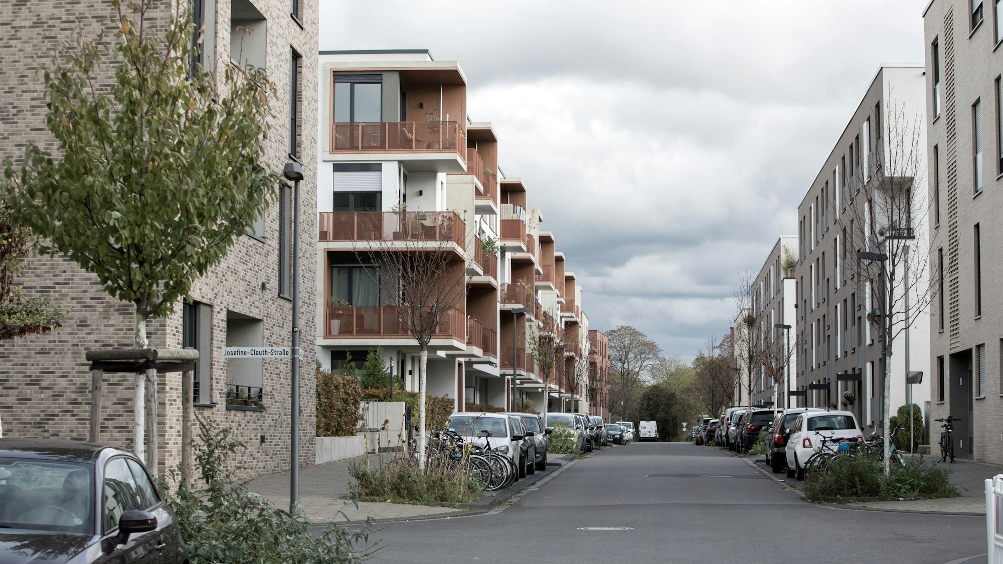 Das Bild zeigt die Josefine-Clouth-Straße.