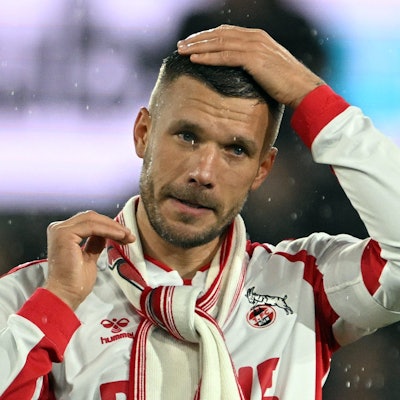 Vor dem Abschiedsspiel von Lukas Podolski beim 1. FC Köln wurde ein polnischer Fan in der Kölner City niedergestochen.