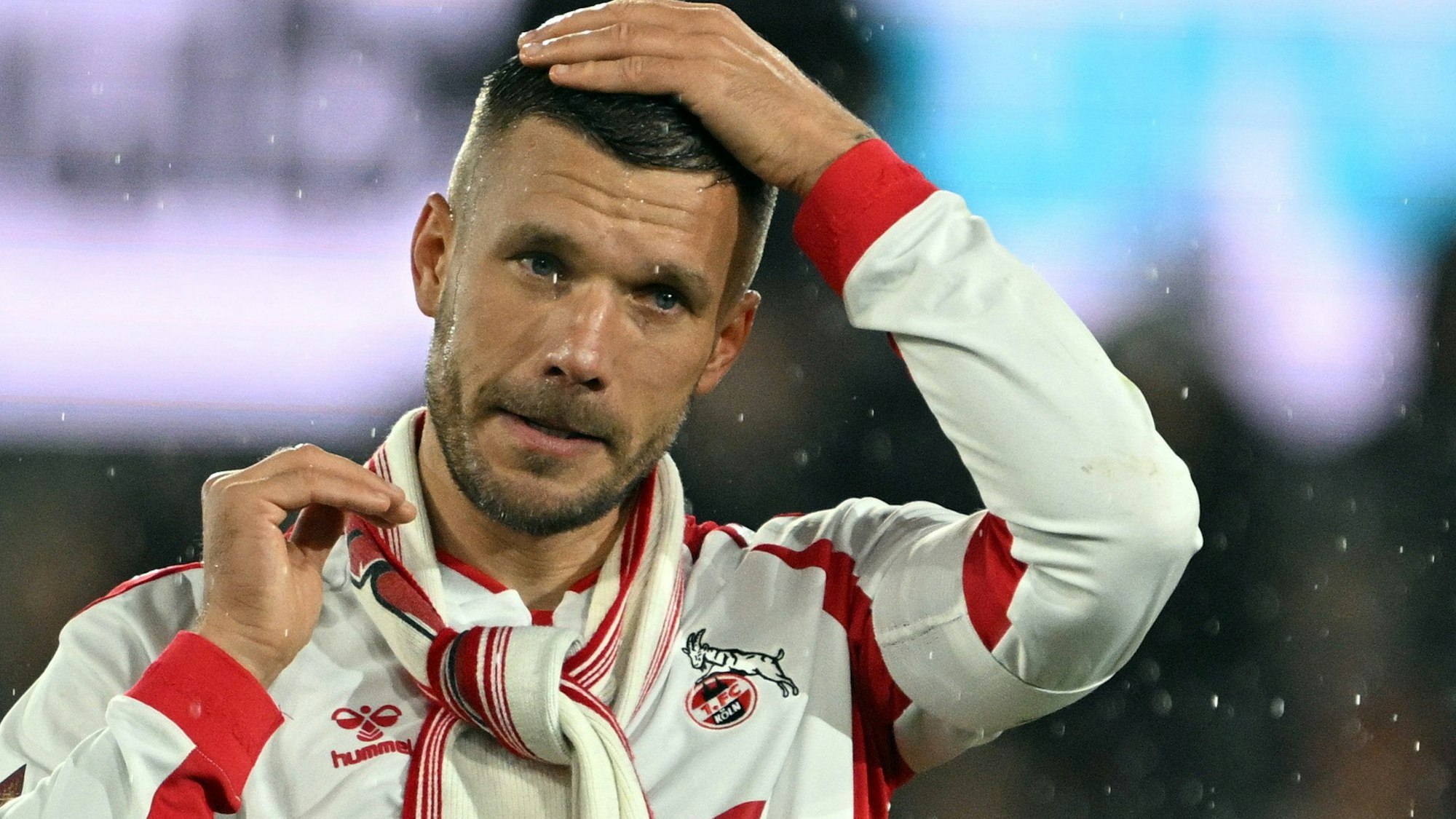 Vor dem Abschiedsspiel von Lukas Podolski beim 1. FC Köln wurde ein polnischer Fan in der Kölner City niedergestochen.