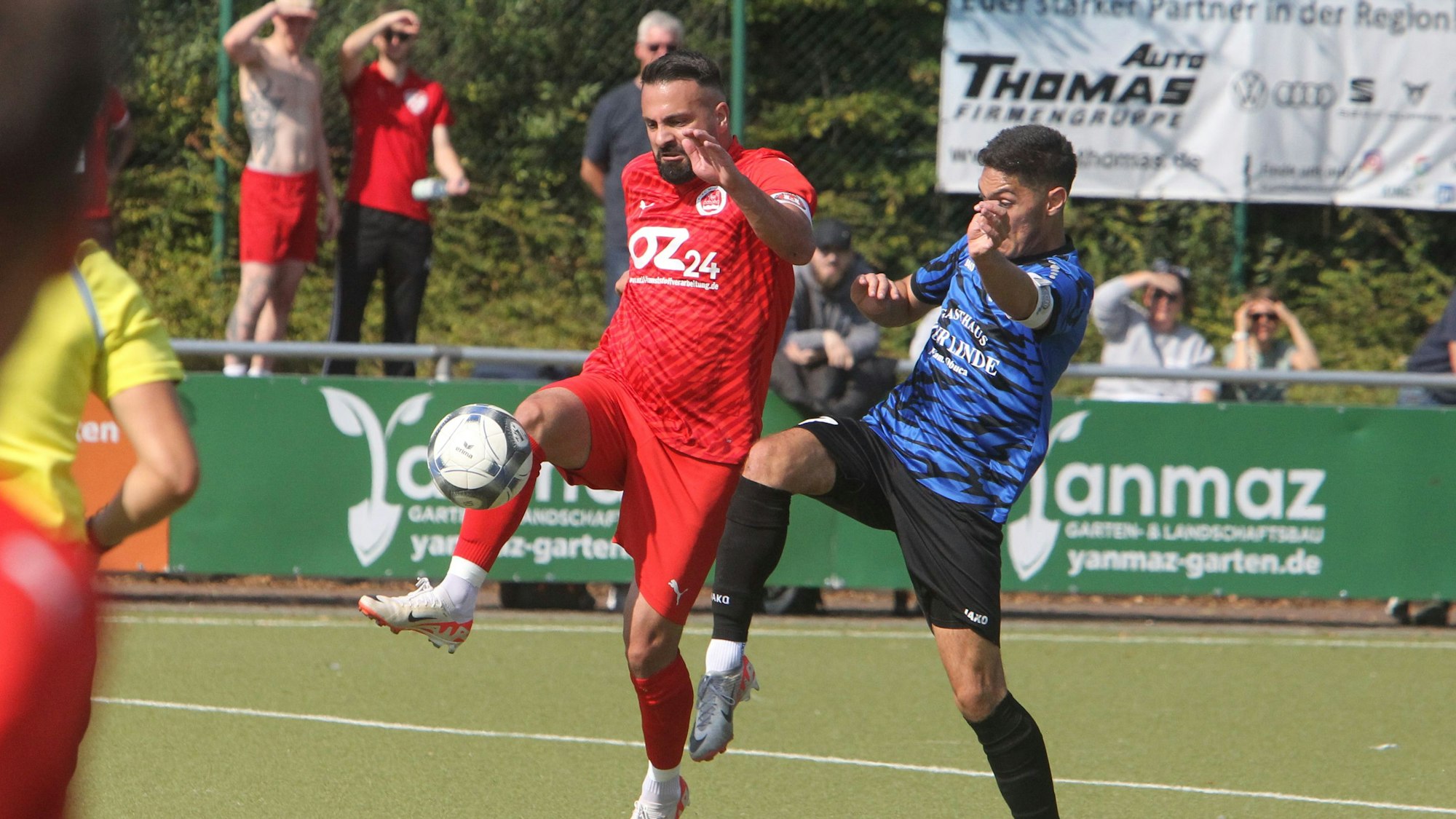 Fatih Tuysuz (links)