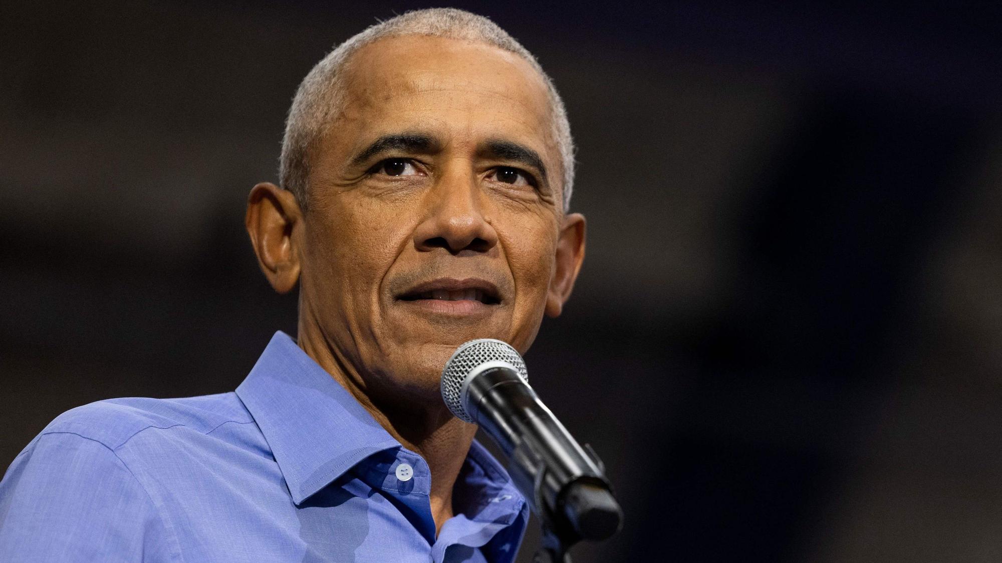 Barack Obama hält eine Rede.
