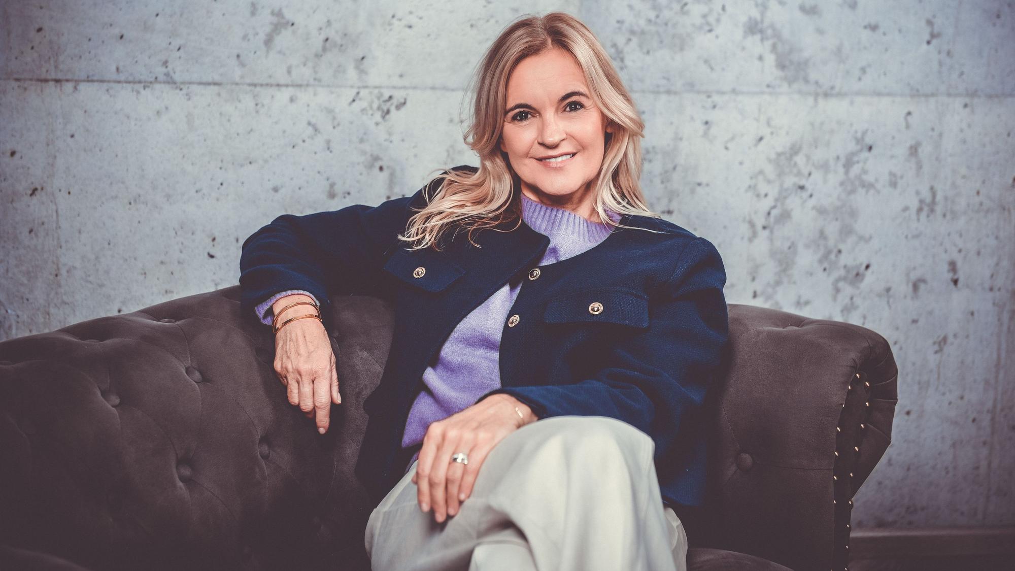 Anke Schulte hat einen Roman zu dem Bläck-Fööss-Hit „Drink doch eine met“ geschrieben.