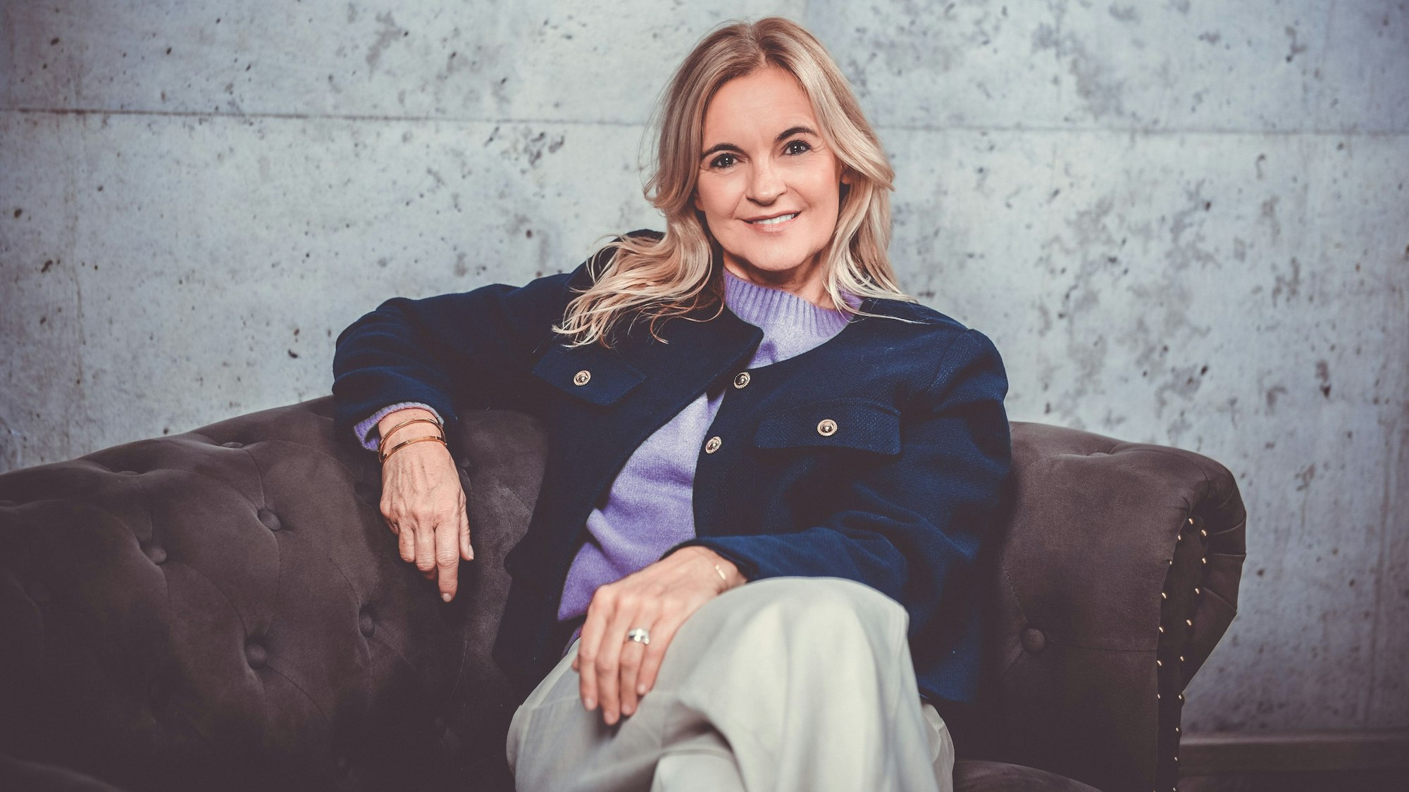 Anke Schulte hat einen Roman zu dem Bläck-Fööss-Hit „Drink doch eine met“ geschrieben.