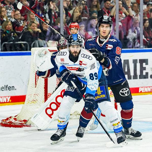 KEC-Profi Gregor MacLeod im Zweikampf mit Austen Keating.