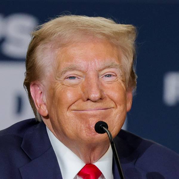 Ex-US-Präsident Donald Trump grinst bei einem Wahlkampftermin in Las Vegas am Wochenende in die Kamera. Der ehemalige Top-General der US-Armee, Mark Milley, hat Trump als „Faschist“ bezeichnet.