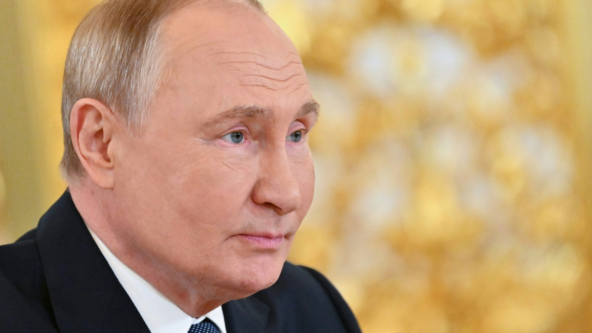 Der russische Präsident Wladimir Putin spricht während eines Treffens im Kreml. (Archivbild)