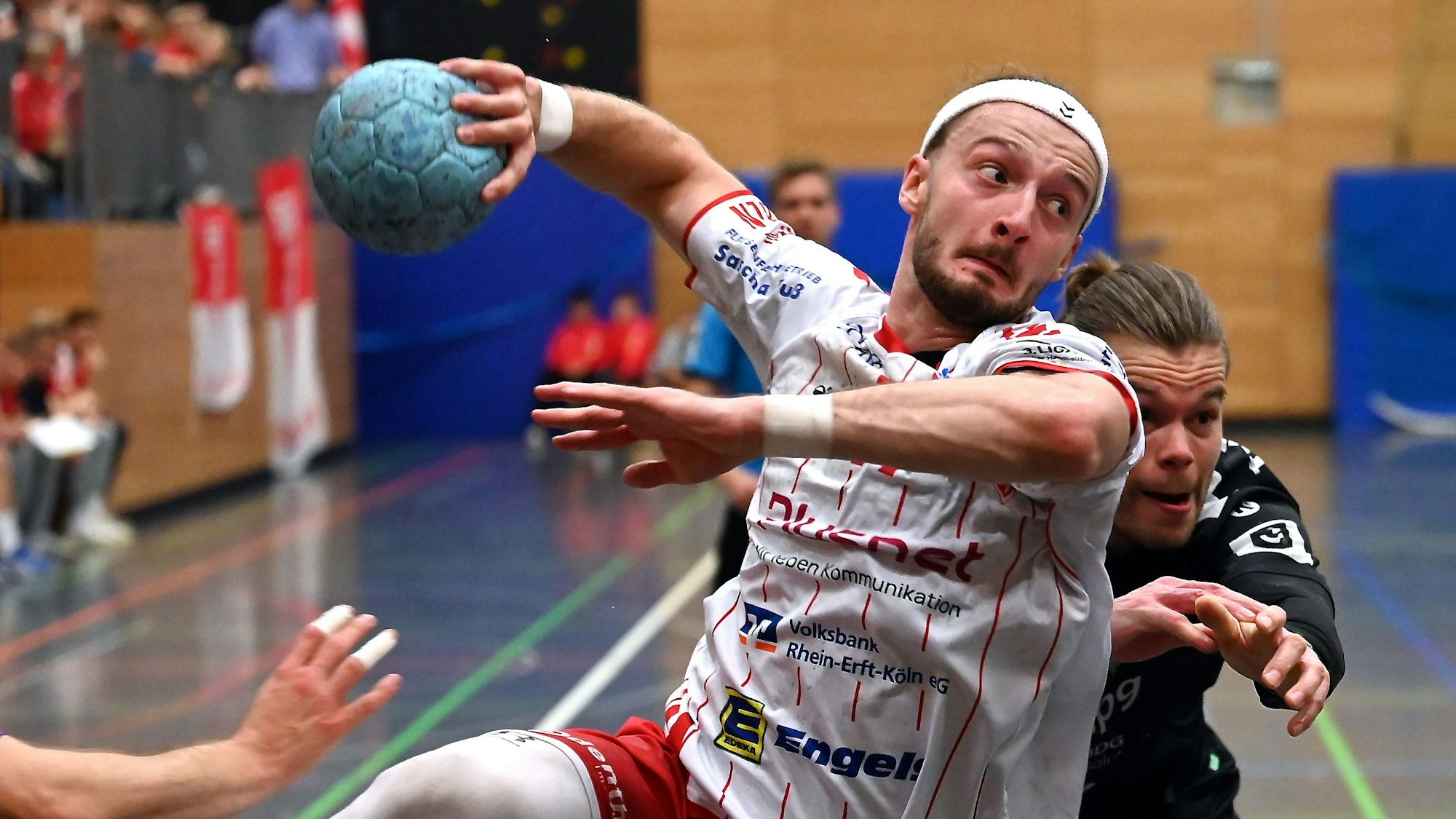 27.09.2024, Handball-Longericher SC Köln - TuS Opladen
Jonas Kämper (Longerich)
rechts: Maurice Meurer (Opl)
Foto: Uli Herhaus