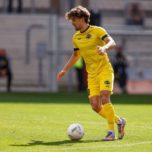 Fußballer Enzo Wirtz in einer Spielsituation.