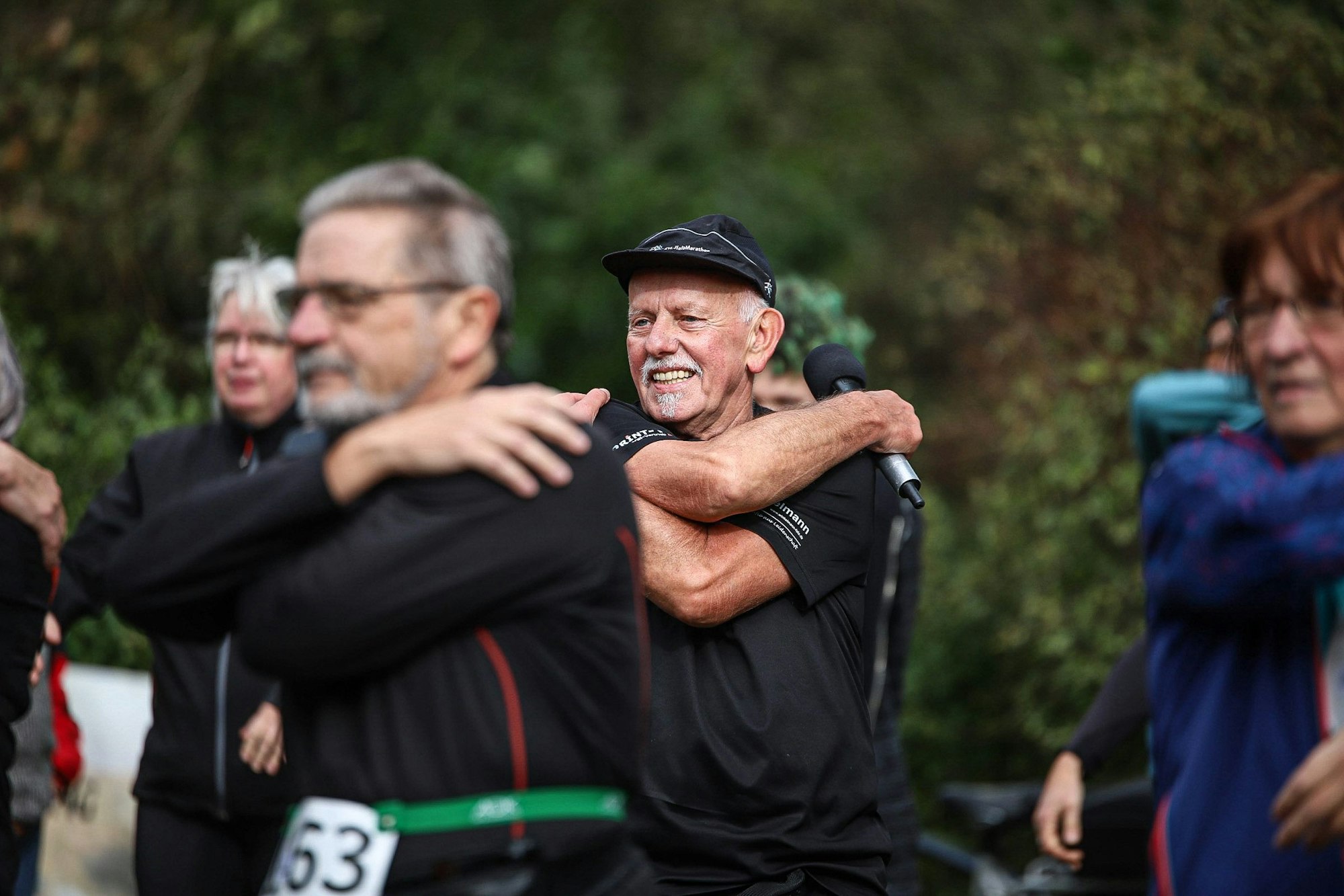 Wilfried Klöver machte sich ebenfalls vor dem Kauf warm.