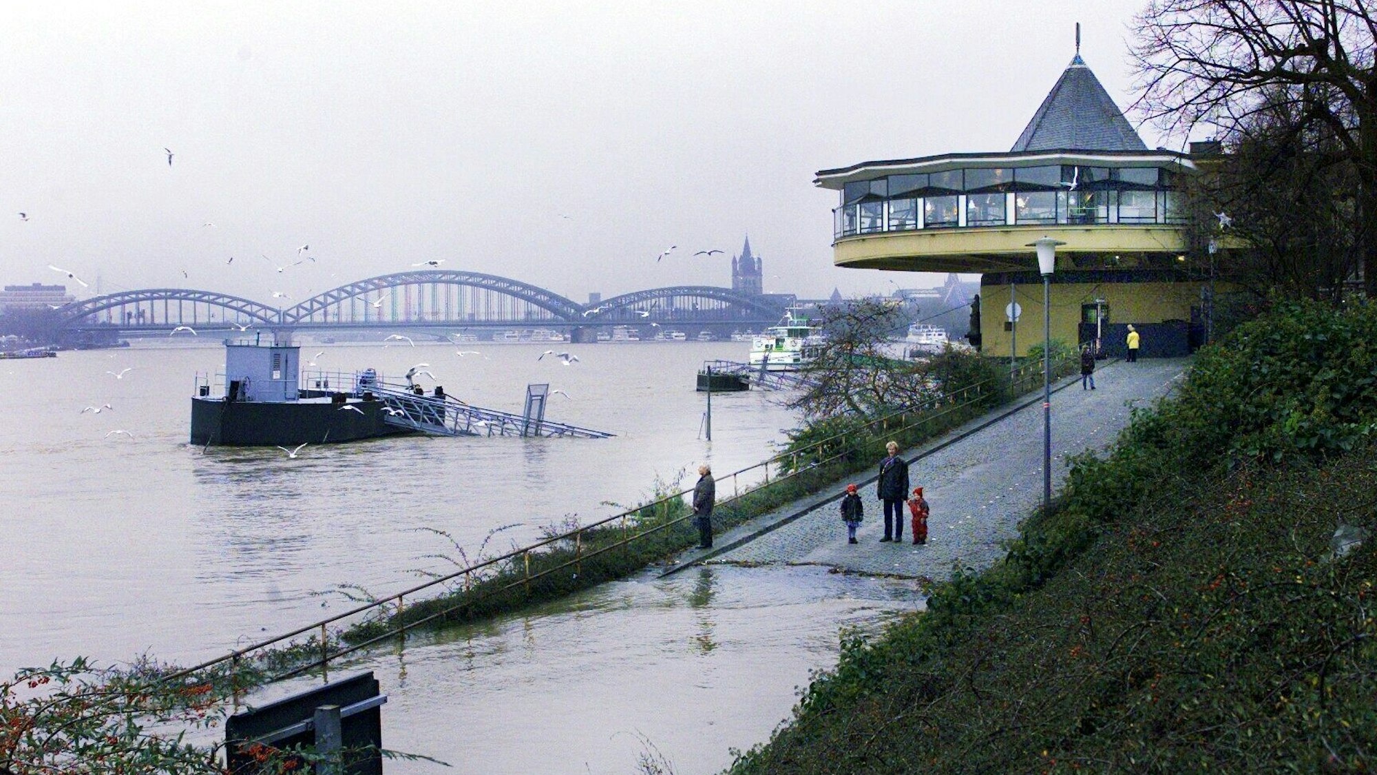 Die Bastei während des Hochwassers im Dezember 1999